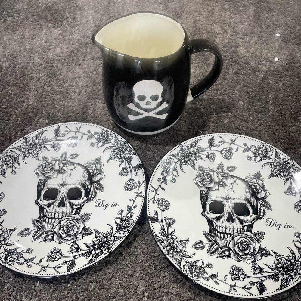 Cute Halloween bundle 2 skull plates and skull pitcher